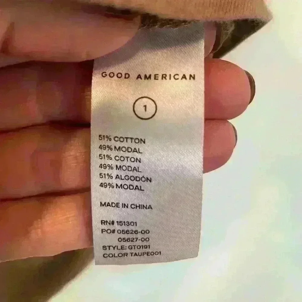 Good American Strong Shoulder Tee in Brown, Size 1 (small/medium)